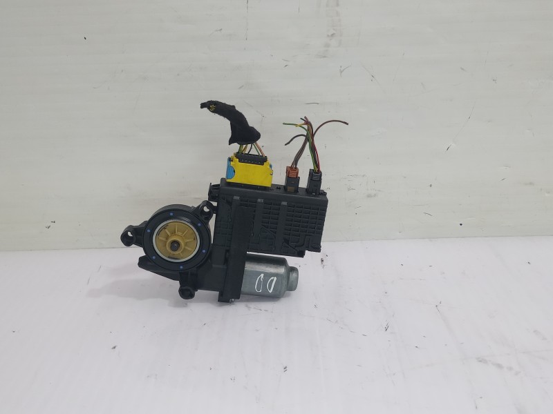 Recambio de motor elevalunas delantero derecho para citroën c4 grand picasso avatar referencia OEM IAM 9682495580  