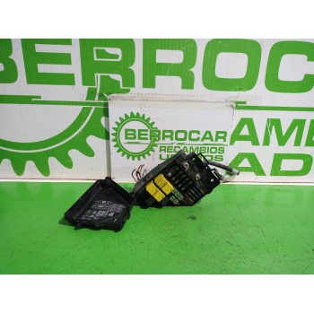 CAJA RELES / FUSIBLES YQE103530 