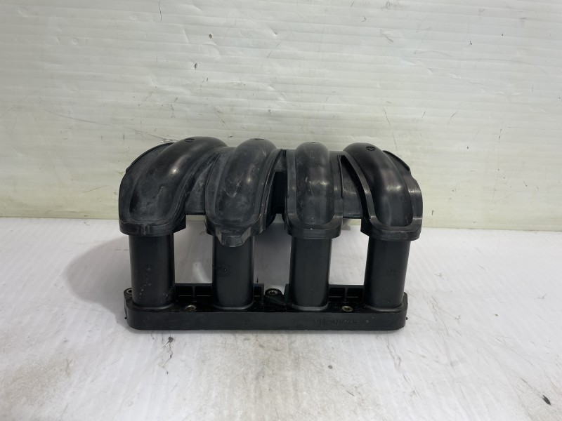 Recambio de colector admision para nissan micra (k12e) acenta referencia OEM IAM 14001AX100  