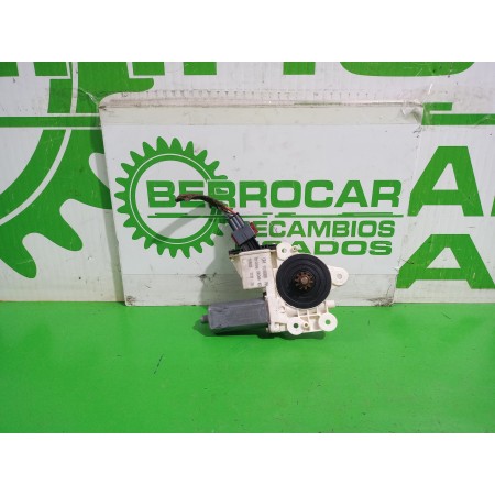 Recambio de motor elevalunas delantero derecho para opel vectra c berlina gts referencia OEM IAM 106046102  