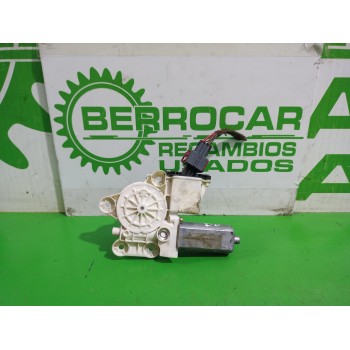 Recambio de motor elevalunas delantero derecho para opel vectra c berlina gts referencia OEM IAM 106046102  