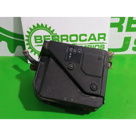 Recambio de caja reles / fusibles para renault megane ii familiar 1.9 dci diesel referencia OEM IAM 8200438361  