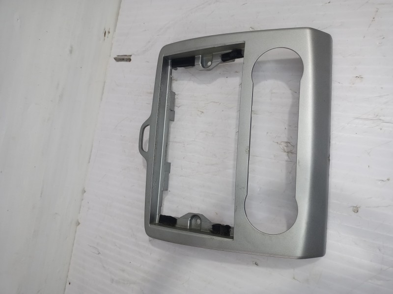 Recambio de moldura para ford focus berlina (cap) trend referencia OEM IAM 4M51185  