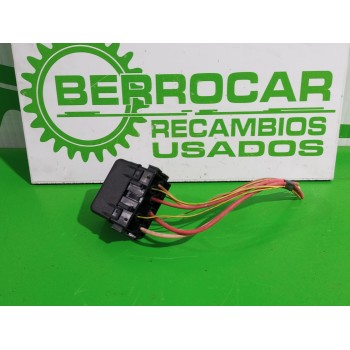 Recambio de caja reles / fusibles para renault megane ii familiar 1.9 dci diesel referencia OEM IAM 8200222933  
