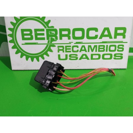 Recambio de caja reles / fusibles para renault megane ii familiar 1.9 dci diesel referencia OEM IAM 8200222933  