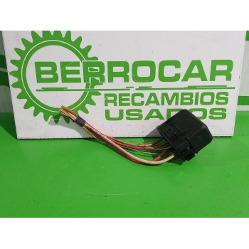 Recambio de caja reles / fusibles para renault megane ii familiar 1.9 dci diesel referencia OEM IAM 8200222933  