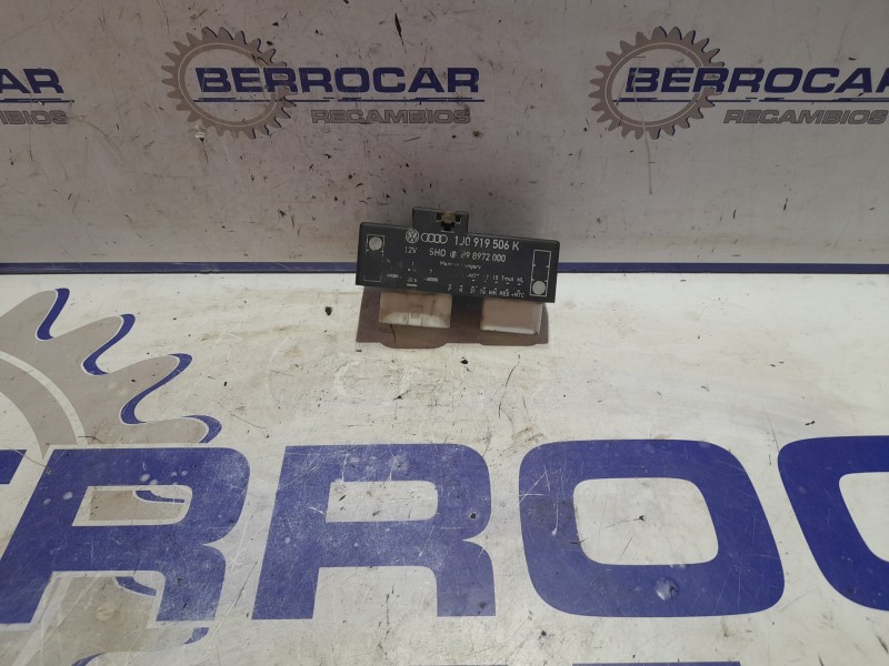 Recambio de caja precalentamiento para seat leon (1m1) 1.9 tdi referencia OEM IAM 1J0919506K  