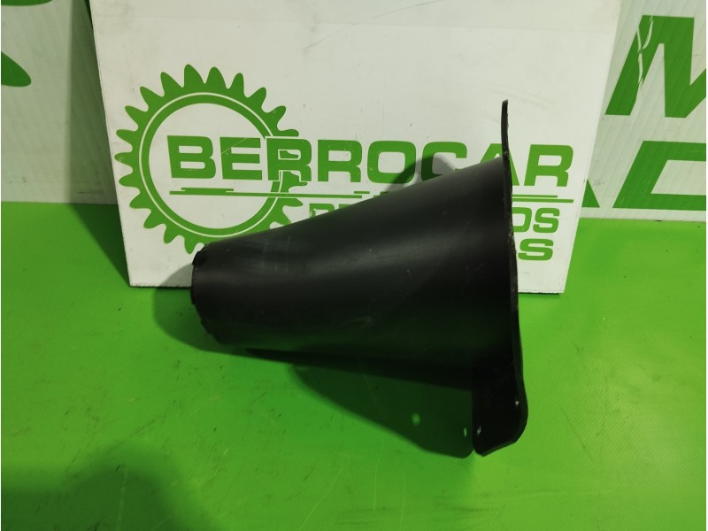Recambio de moldura para nissan cabstar e 3.0 diesel referencia OEM IAM 48980F3900  