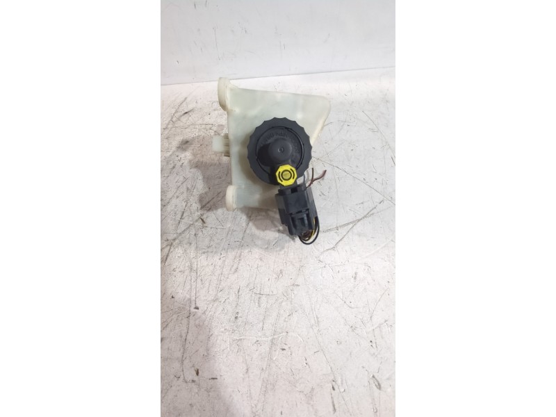 Recambio de deposito servo para ford focus i (daw, dbw) 1.8 tdci referencia OEM IAM 98AB2C217  