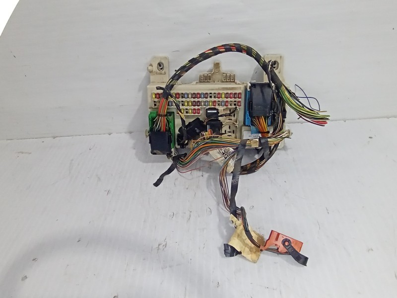 Recambio de caja reles / fusibles para ford focus berlina (cap) trend referencia OEM IAM 97RA000001  