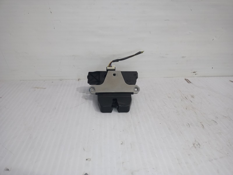 Recambio de cerradura maletero / porton para ford focus berlina (cap) trend referencia OEM IAM 1570448  