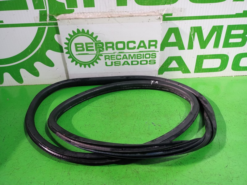 Recambio de goma contorno para peugeot 2008 (--.2013) allure referencia OEM IAM 9806261880  