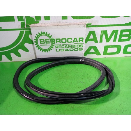 Recambio de goma contorno para peugeot 2008 (--.2013) allure referencia OEM IAM 9806261880  