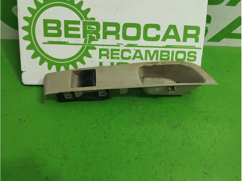 Recambio de mando elevalunas delantero izquierdo para nissan micra (k12e) 1.2 cat referencia OEM IAM 80901AX100  
