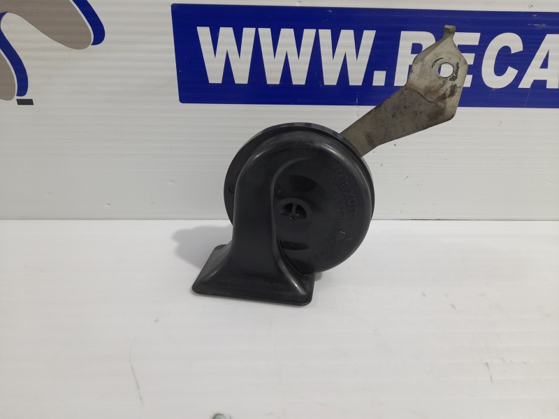 Recambio de claxon para mazda 3 berlina (bk) 1.6 cd diesel cat referencia OEM IAM E20092018  