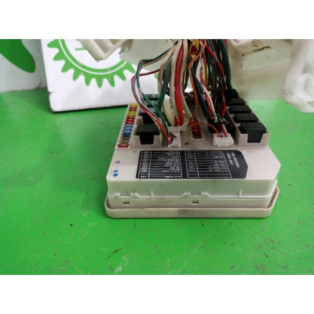 Recambio de caja reles / fusibles para nissan micra (k12e) 1.2 cat referencia OEM IAM 284B7AX61A  