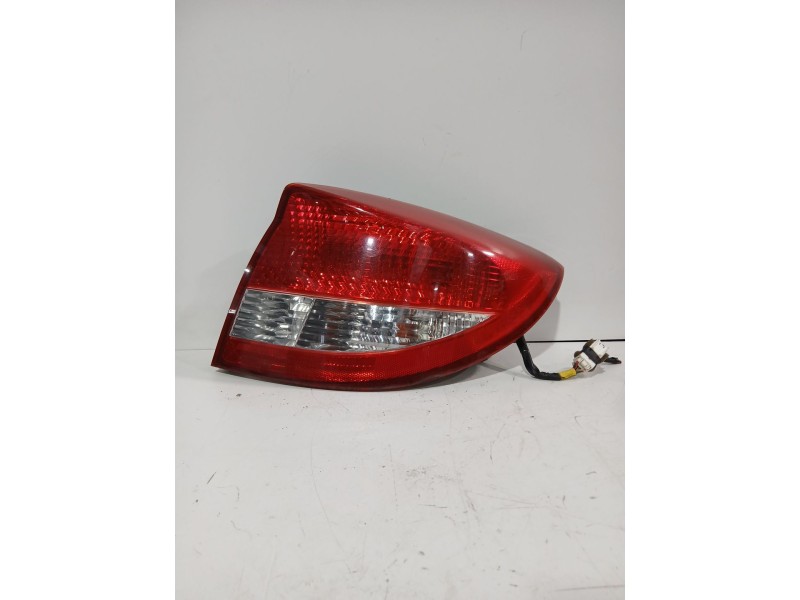 Recambio de piloto trasero derecho para kia rio i sedán (dc_) 1.3 referencia OEM IAM 0K34G51150D  