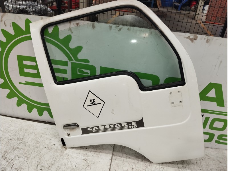 Recambio de puerta delantera derecha para nissan cabstar e 3.0 diesel referencia OEM IAM 801002T631  
