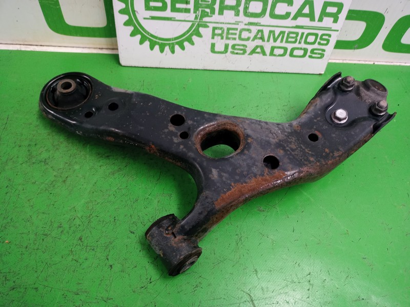 Recambio de brazo suspension delantero derecho para toyota auris touring sports (e18) active referencia OEM IAM 4806802130  