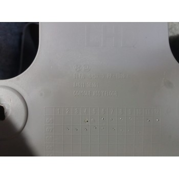 Recambio de apoyabrazos central para kia sorento 2.5 crdi referencia OEM IAM 846113E001  