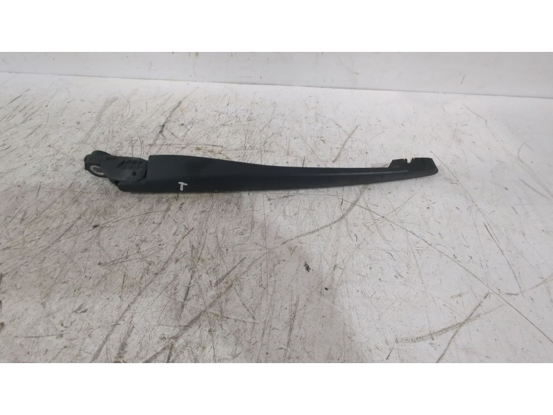 Recambio de brazo limpia trasero para opel zafira / zafira family b (a05) 1.9 cdti (m75) referencia OEM IAM 13145549  
