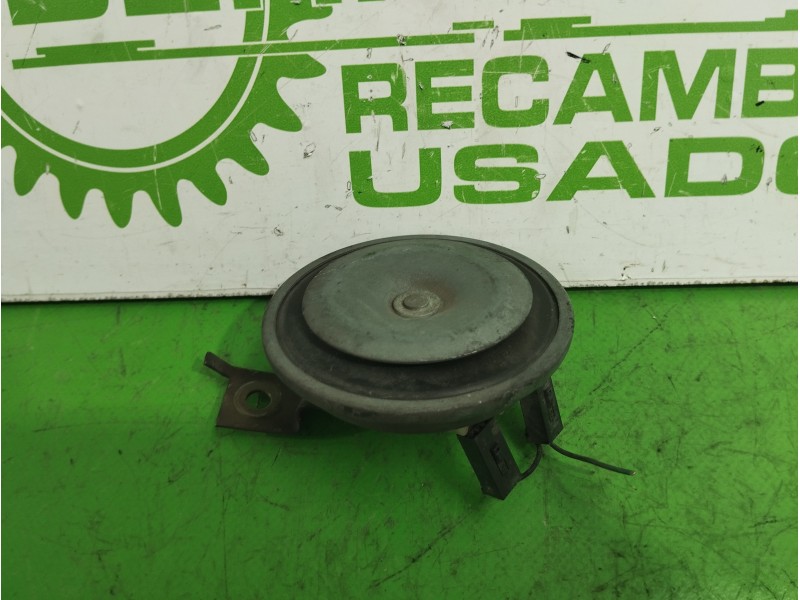 Recambio de claxon para nissan micra (k12e) 1.2 cat referencia OEM IAM E10020011  