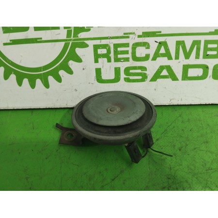 Recambio de claxon para nissan micra (k12e) 1.2 cat referencia OEM IAM E10020011  