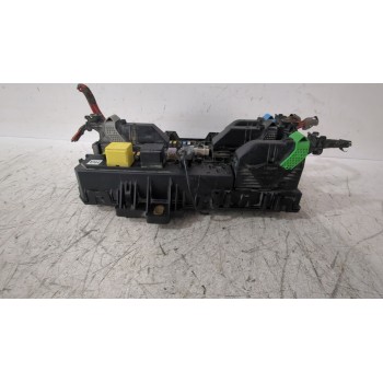 Recambio de caja reles / fusibles para opel zafira / zafira family b (a05) 1.9 cdti (m75) referencia OEM IAM 13206759  