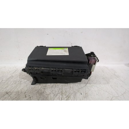 Recambio de caja reles / fusibles para opel zafira / zafira family b (a05) 1.9 cdti (m75) referencia OEM IAM 13208748  