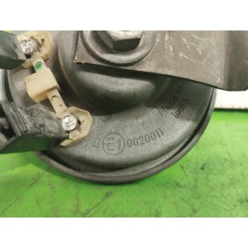 Recambio de claxon para nissan micra (k12e) 1.2 cat referencia OEM IAM E10020011  