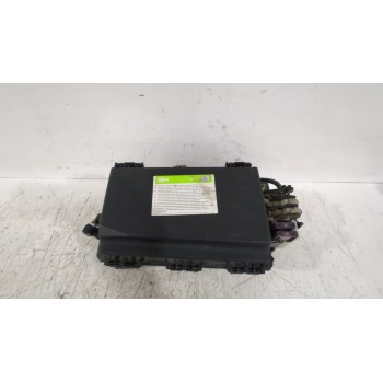 Recambio de caja reles / fusibles para opel zafira / zafira family b (a05) 1.9 cdti (m75) referencia OEM IAM 13208748  