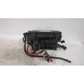 Recambio de caja reles / fusibles para opel zafira / zafira family b (a05) 1.9 cdti (m75) referencia OEM IAM 13208748  