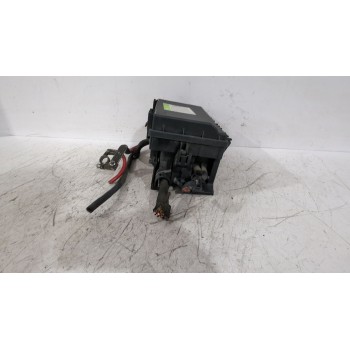 Recambio de caja reles / fusibles para opel zafira / zafira family b (a05) 1.9 cdti (m75) referencia OEM IAM 13208748  