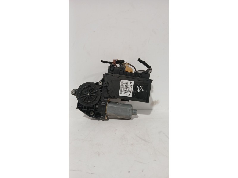 Recambio de motor elevalunas delantero izquierdo para audi a4 b6 (8e2) 1.9 tdi referencia OEM IAM 105840101  
