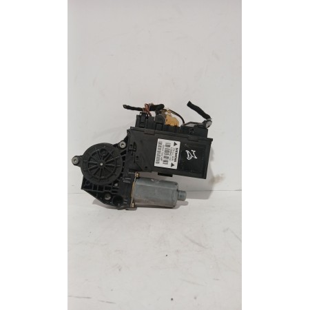 Recambio de motor elevalunas delantero izquierdo para audi a4 b6 (8e2) 1.9 tdi referencia OEM IAM 105840101  