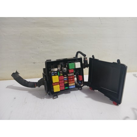Recambio de caja reles / fusibles para opel grandland x design line referencia OEM IAM 92926  