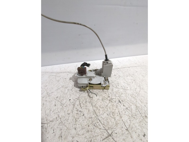 Recambio de cerradura puerta delantera derecha para peugeot 307 (3a/c) 1.4 16v referencia OEM IAM 9136Z9  