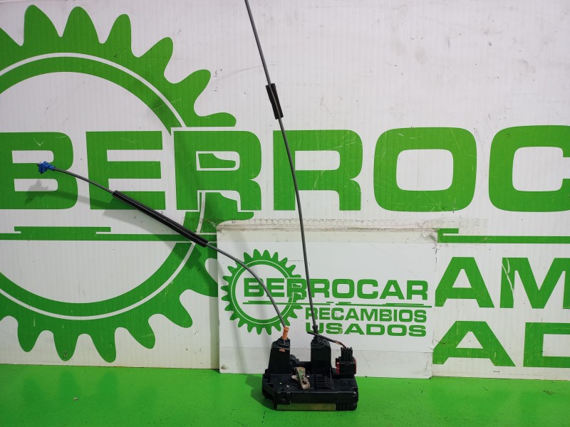 Recambio de cerradura puerta trasera izquierda para opel zafira a elegance referencia OEM IAM 90561157  