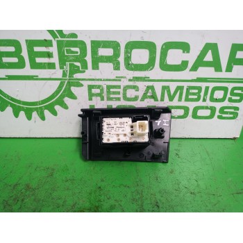Recambio de mando elevalunas trasero izquierdo para toyota auris touring sports (e18) active referencia OEM IAM 7427202630 / 848