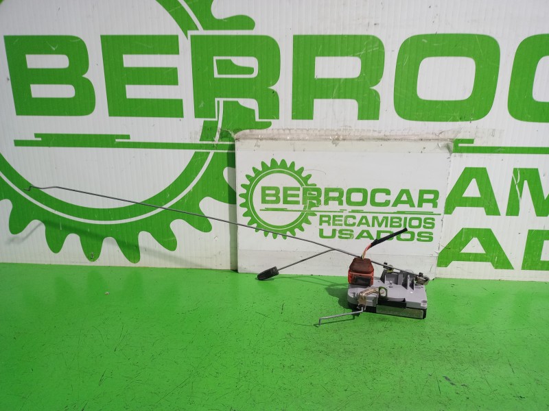 Recambio de cerradura puerta delantera derecha para peugeot 206 berlina e-music referencia OEM IAM 9136J0  