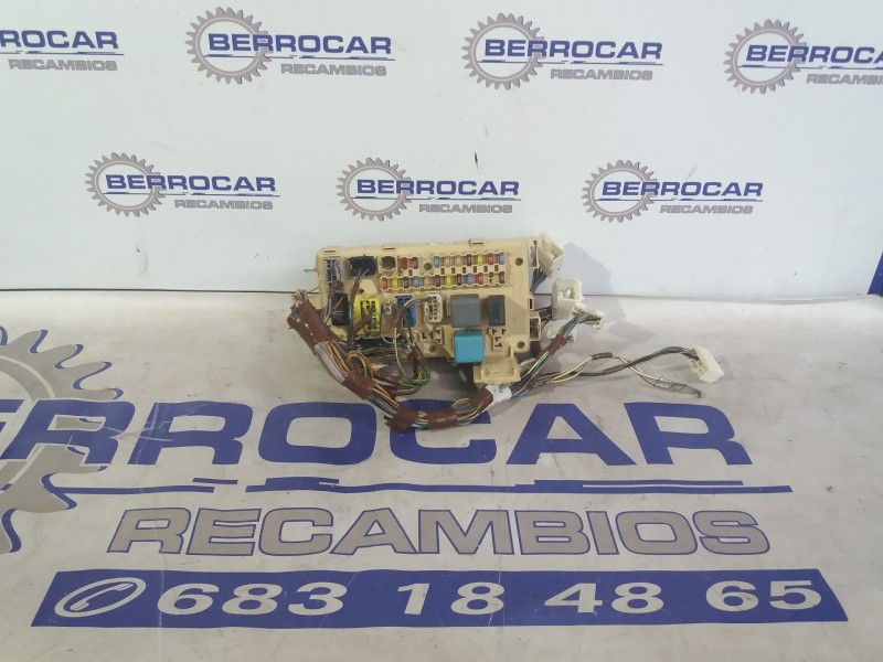 Recambio de caja reles / fusibles para toyota avensis berlina (t25) 1.8 16v cat referencia OEM IAM 82641ca010f  