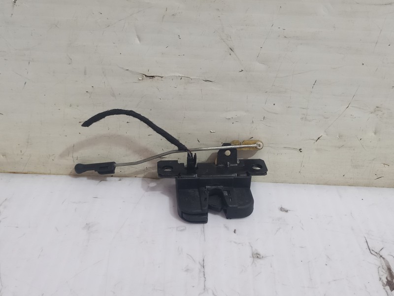 Recambio de cerradura maletero / porton para seat leon (1m1) stella referencia OEM IAM 3B9827505C  