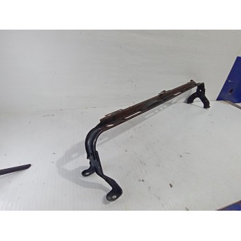 Recambio de travesaño inferior para ford focus berlina (cap) trend referencia OEM IAM 3M5H8A297JJ  