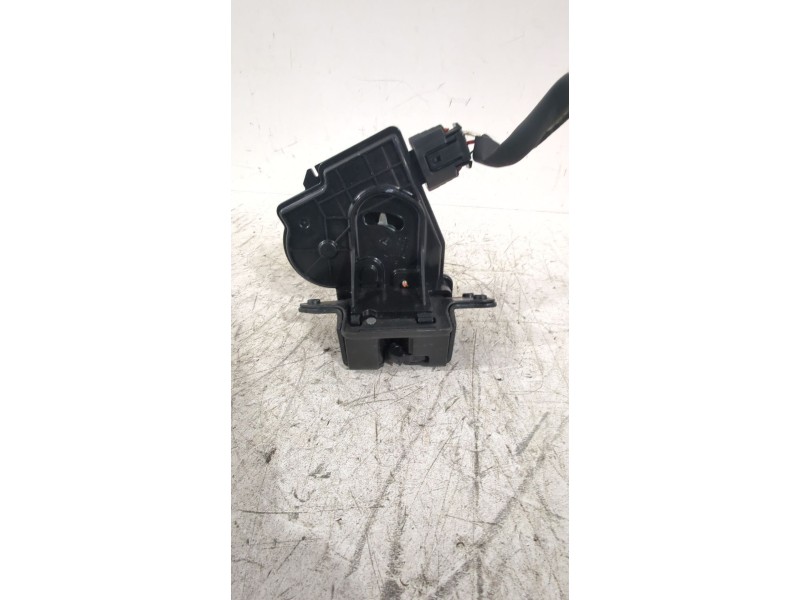 Recambio de cerradura maletero / porton para toyota auris (_e15_) 1.6 (zre151_) referencia OEM IAM 6935002080  