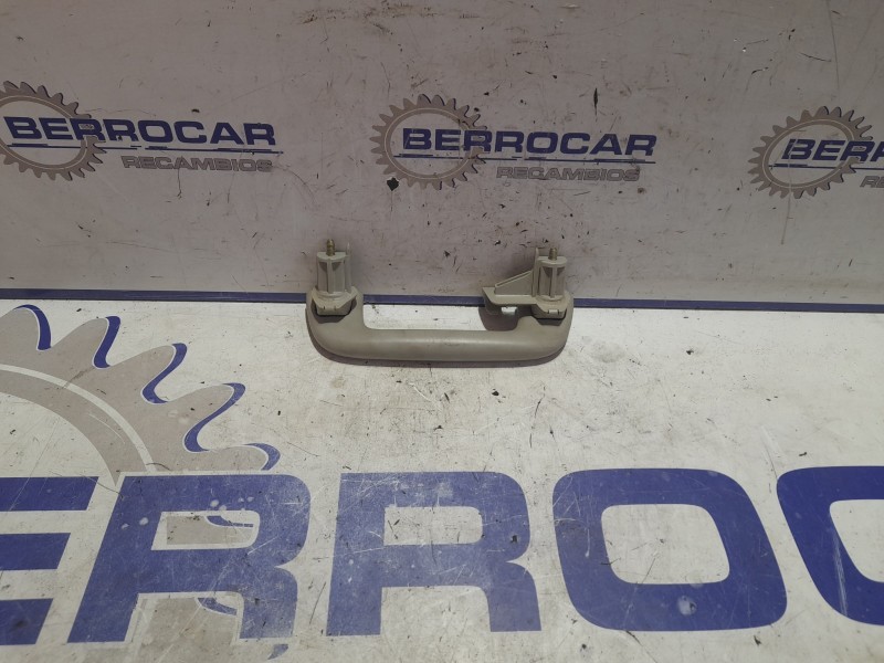 Recambio de asidero techo para toyota avensis berlina (t25) 1.8 16v cat referencia OEM IAM 7461005080B0  