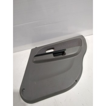 Recambio de guarnecido puerta trasera derecha para kia rio i sedán (dc_) 1.3 referencia OEM IAM 82320FD010  