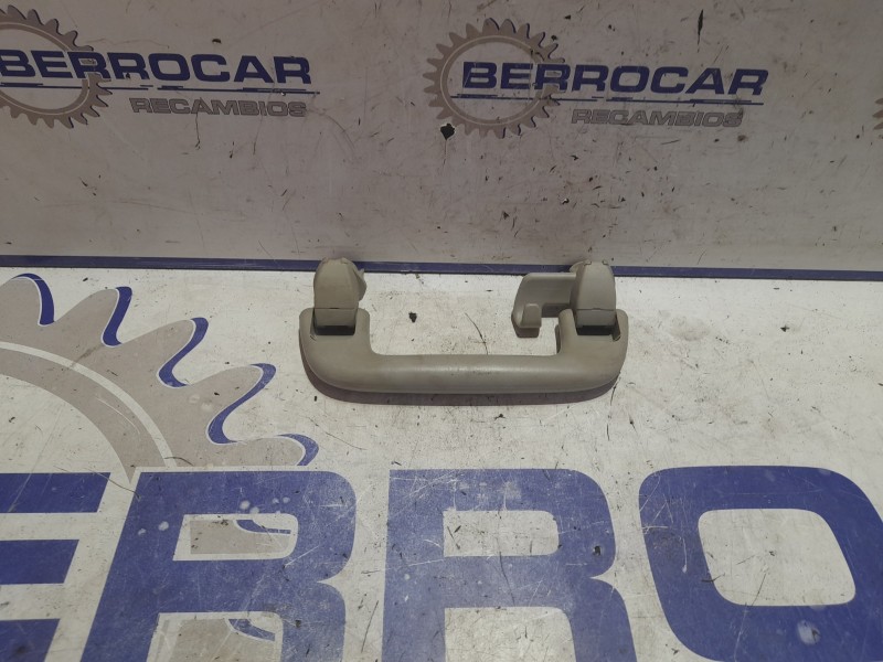 Recambio de asidero techo para toyota avensis berlina (t25) 1.8 16v cat referencia OEM IAM 7461005080B0  