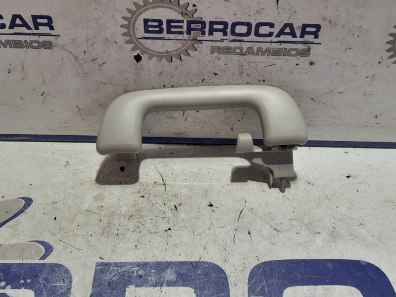 Recambio de asidero techo para toyota corolla verso (r1) 2.2 d-cat referencia OEM IAM 7461005070B0  