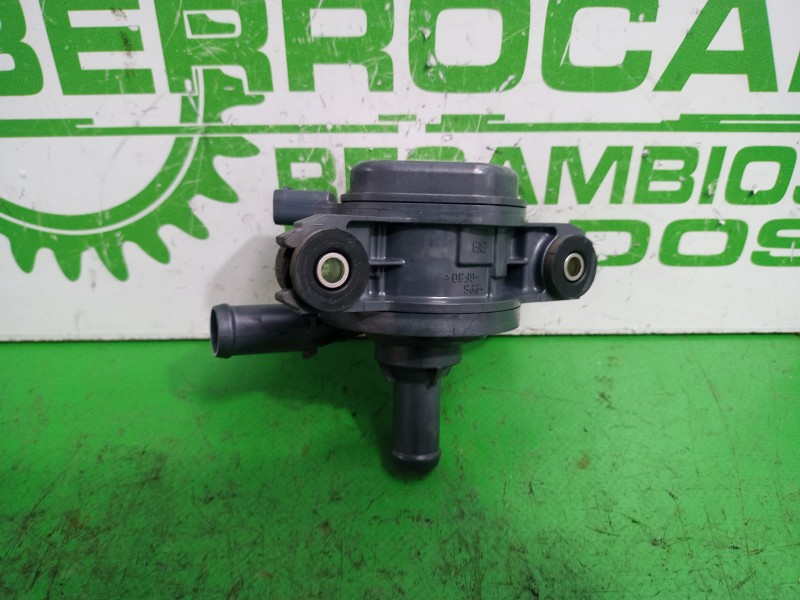 Recambio de bomba agua para toyota auris touring sports (e18) active referencia OEM IAM 161B047010  