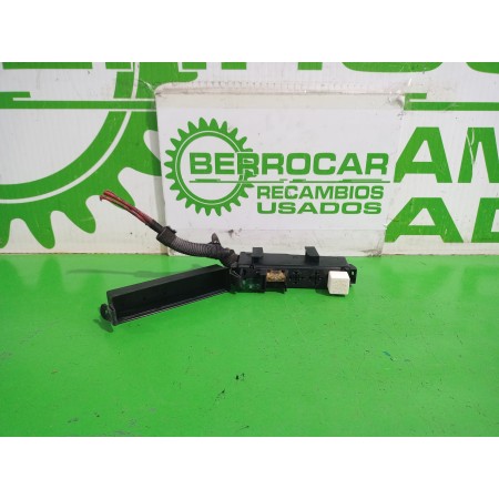 Recambio de caja reles / fusibles para opel vectra c berlina gts referencia OEM IAM 18064248756  